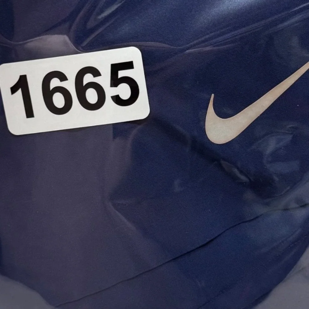 Nike item excellent